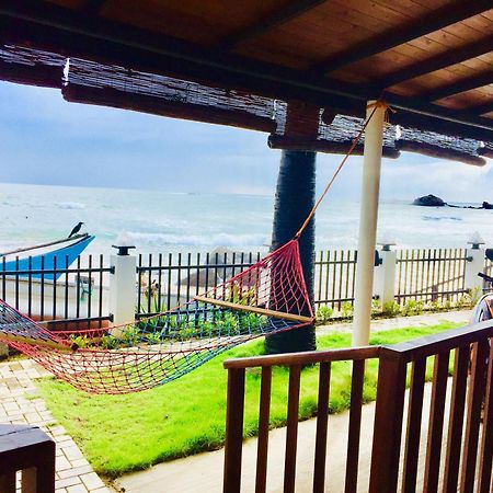 Janas Blue Water Corner Hotel Trincomalee Ngoại thất bức ảnh
