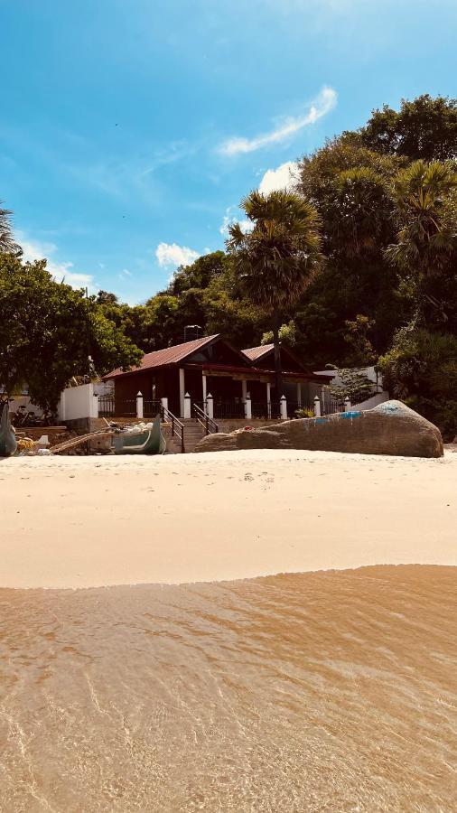 Janas Blue Water Corner Hotel Trincomalee Ngoại thất bức ảnh